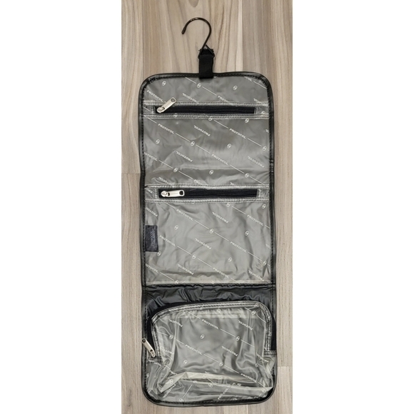 Protocol Portable Foldable Travel Bag - Picture 2 of 3